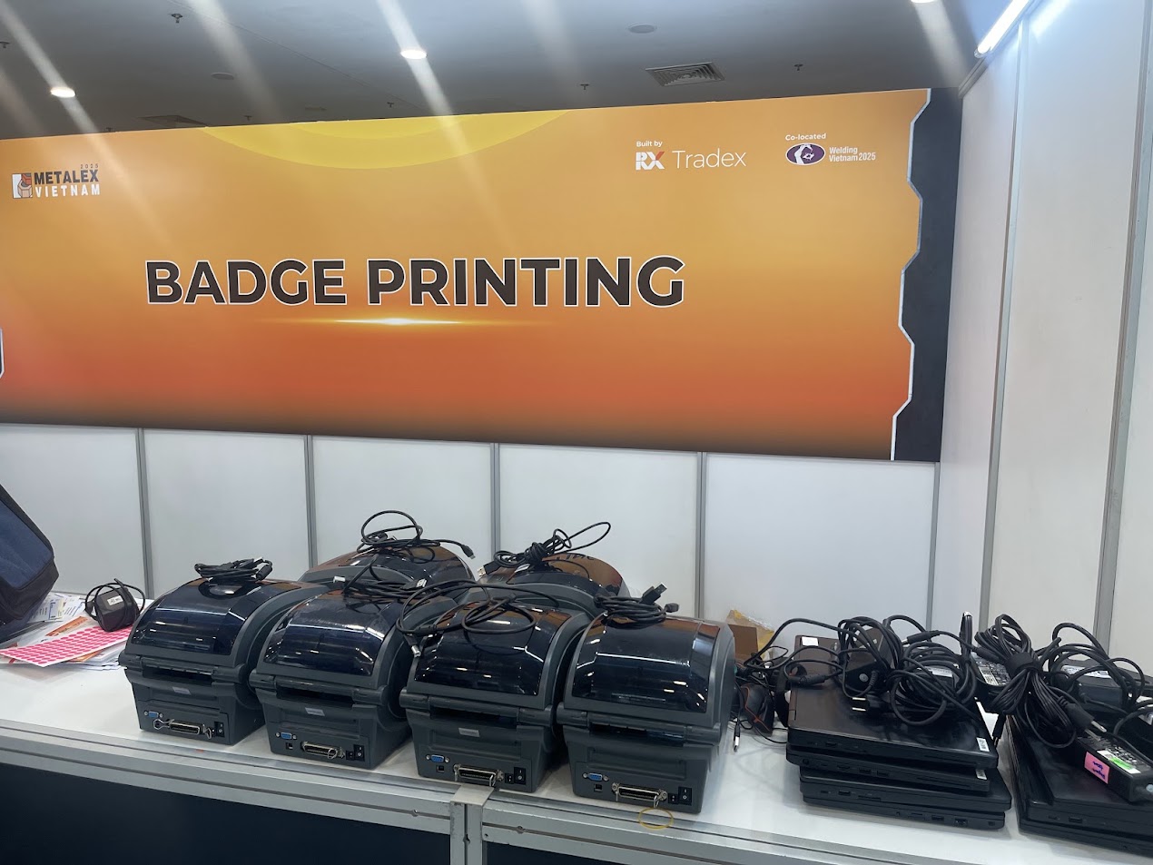 Hệ thống tủ rack thiết bị mạng switch và router DrayTek do SaiGon TDC thi công lắp đặt